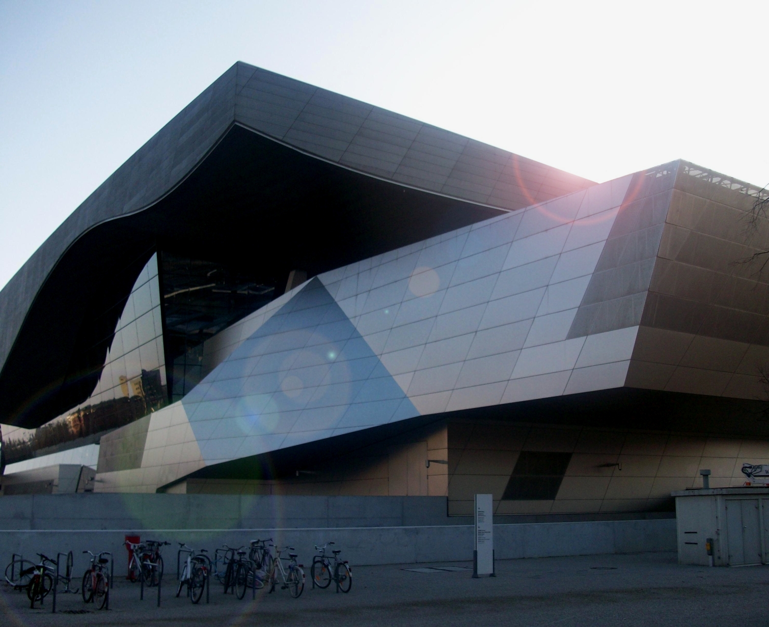 Munich the BMW museum (by Riccardo Franzini)