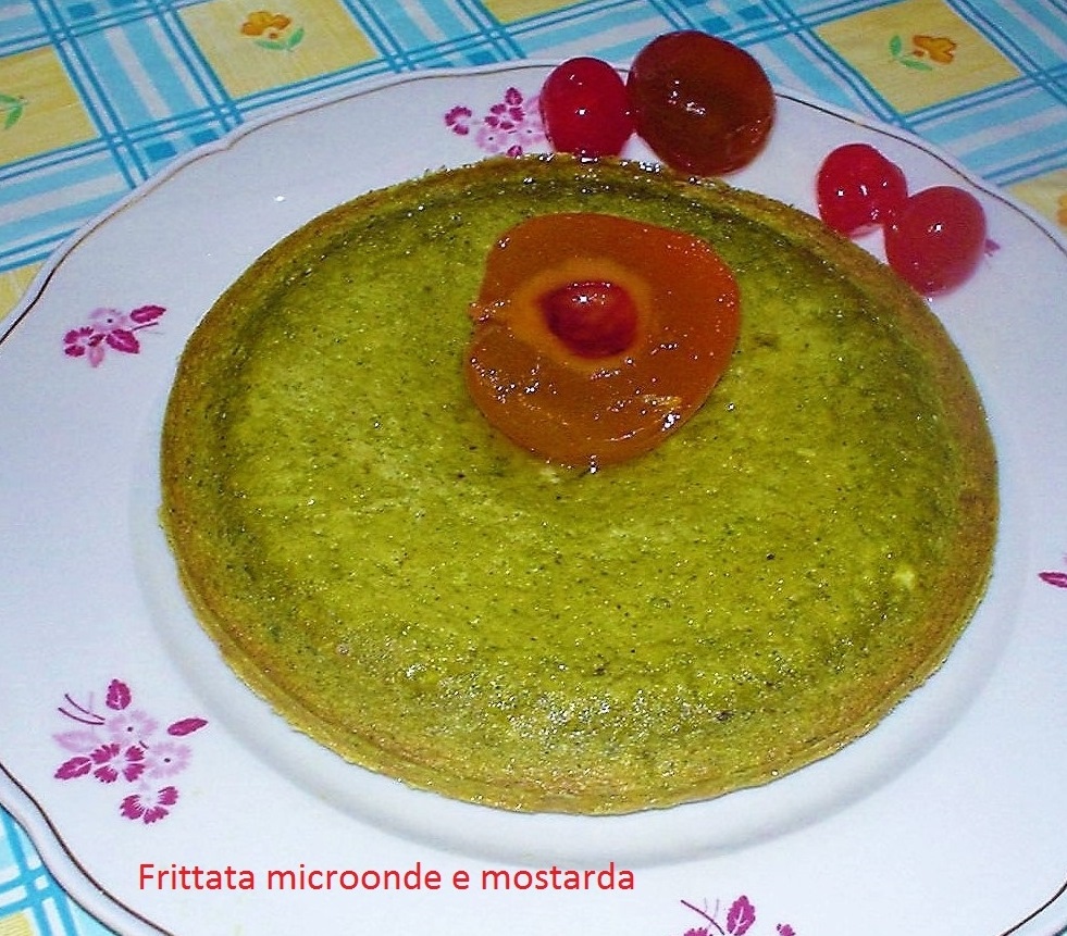 frittata fatta con uova e salsa verde